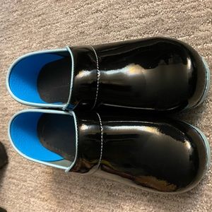 Clogs size 35